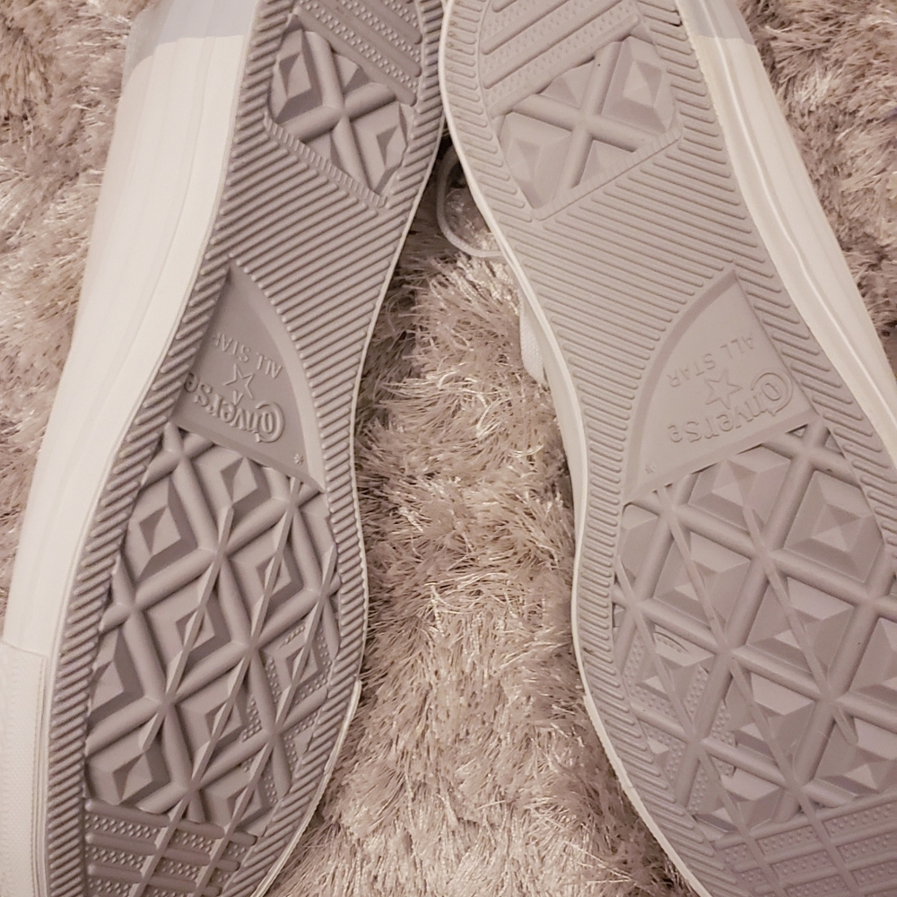 Converse - Picture 3 of 8